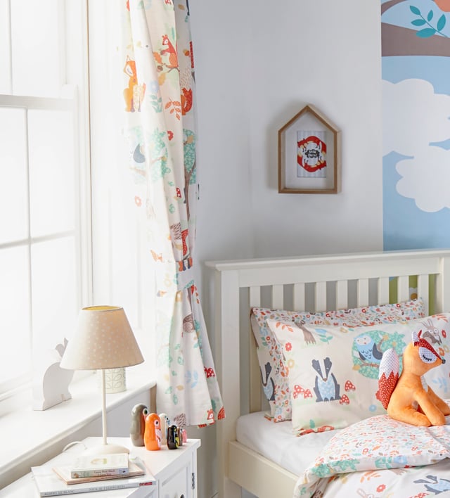 Jazz up your child’s room with the incredibly cute Woodland curtains. The curtains have a pencil pleat header making them a good fit for any window area and come fully lined. The Woodland curtains come with two fully matching tiebacks. Specifically made to coordinate with the matching Riva Home Woodland duvet set, toy and wall mural for a truly immersive experience.