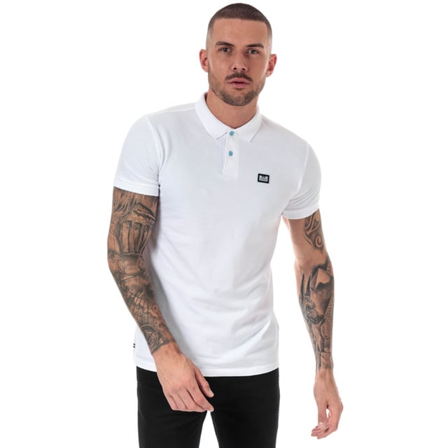 Mens Weekend Offender Barnum Polo Shirt in White.- Fold over collar.- Short sleeves.- Ribbed cuffs & collar.- 2 button placket.- Woven Weekend Offender brand patch at left chest.- Straight hem.- 100% Cotton.  Machine washable.- Ref:WOSPO501