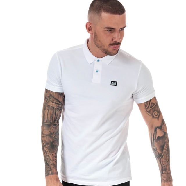 Mens Weekend Offender Barnum Polo Shirt in White.- Fold over collar.- Short sleeves.- Ribbed cuffs & collar.- 2 button placket.- Woven Weekend Offender brand patch at left chest.- Straight hem.- 100% Cotton.  Machine washable.- Ref:WOSPO501