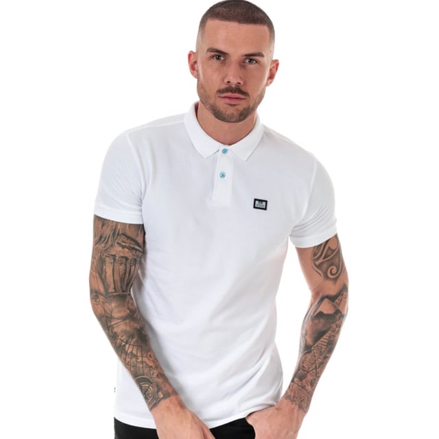 Mens Weekend Offender Barnum Polo Shirt in White.- Fold over collar.- Short sleeves.- Ribbed cuffs & collar.- 2 button placket.- Woven Weekend Offender brand patch at left chest.- Straight hem.- 100% Cotton.  Machine washable.- Ref:WOSPO501