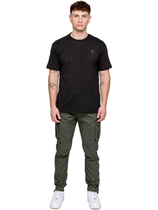 Upgrade your everyday style with the Enzo Men's Cargo Pants. Crafted from premium stretch fabric, these lightweight trousers offer a tapered leg fit for a sleek, modern look. Featuring an elasticated waistband with an adjustable toggle, they provide a customizable fit, while the adjustable toggle ankles let you tailor the look and feel. With two side slash pockets, two cargo pockets with secure Velcro fastening, and a single back welt pocket, you’ll have ample storage for essentials. Finished with an Enzo print on the cargo pocket. (649)