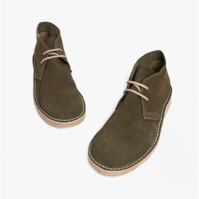 Roamers Roamers M400ES Mens Desert Boots Khaki

 Upper Material: Suede

Lining Material: Unlined

Sole Material: Synthetic

Closure/Fastening: Lace-Up

Features: Comfort,Breathable

Toe Shape: Round

Shoe Width: Regular

Item Weight: 0.84 KG

Heel Height: Flat (Under 2.5cm)

Shoe Shaft Height: Ankle

Boot Style: Desert Boots

Gift Boxed: No
Product Code: M400ES