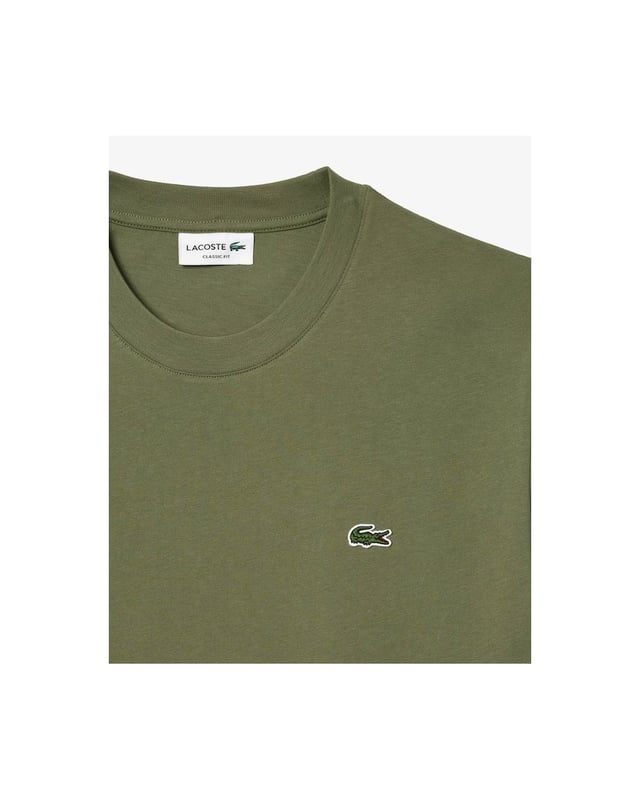The timeless Lacoste tee gets an update in a super-comfortable mid-weight fabric. A versatile essential that goes with everything, finished with an iconic crocodile.

Weight: 180g/m²
Crew neck with hood
Classic, comfortable fit
Embroidered crocodile on chest

Cotton (100%)
TH7318
 
