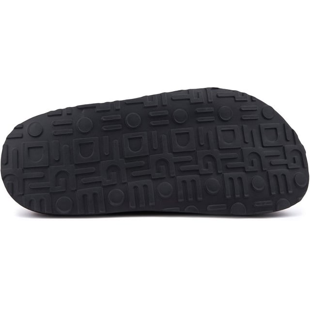 Ponte una elegante mula con las sandalias Good News Frank. Confeccionadas con una parte superior de ante cosida a mano y una hebilla robusta para un ajuste perfecto, estas sandalias son tan cómodas como elegantes e individuales. La plantilla forrada de cuero y la suela ligera garantizan una sensación de despreocupación. Las características sostenibles los convierten en una elección ecológica.
