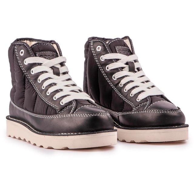 The Roopa high-top ankle boot is a warm padded, sporty boot with innovative sustainability, an upper made from recycled fishing nets, a recycled rubber outsole, and other organic and vegan materials for all-day comfort with a conscience. A step in the right direction, towards a hopeful future, with this comfy, stylish and sustainable shoe from Good News.