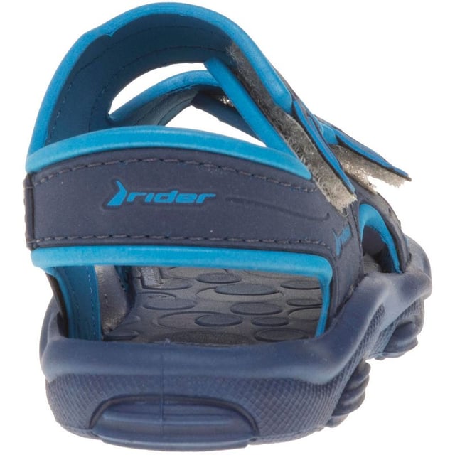 Cuida los dedos de los pies pequeños esta temporada con la sandalia Baby RS2 de Rider. Este zapato de verano azul cuenta con correas de velcro para un ajuste perfecto y una plantilla acolchada para mayor comodidad.