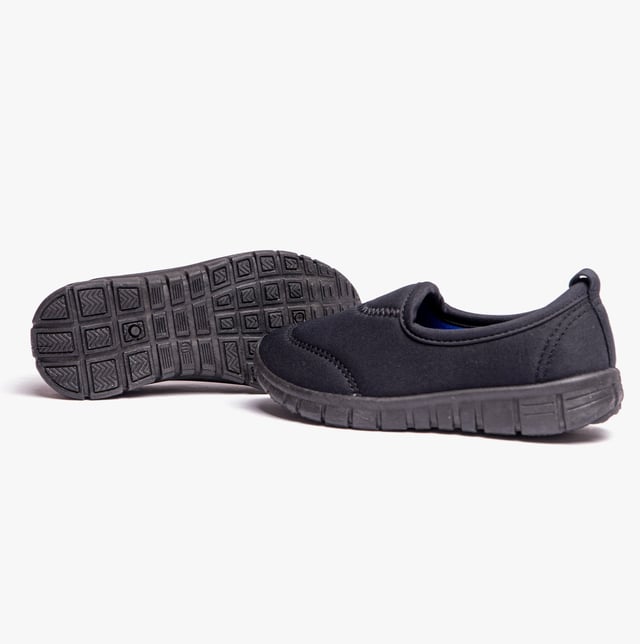 Shumo STINGRAY Kids Plimsolls Black

 Upper Material: Synthetic

Lining Material: Synthetic

Sole Material: Rubber

Closure/Fastening: Slip-On

Features: Comfort,Lightweight

Toe Shape: Round

Shoe Width: Regular

Item Weight: 0.3 KG

Heel Height: Flat (Under 2.5cm)

Shoe Shaft Height: Low Top

Shoe Style: Plimsoll

Gift Boxed: No
Product Code: STINGRAY-BLACK