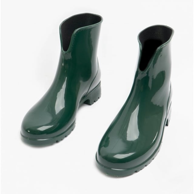 Mud Dogs Mud Dogs PAOLA Womens Dog Walking Boots Green

 Upper Material: Synthetic

Lining Material: Unlined

Sole Material: PVC

Closure/Fastening: Pull-On

Features: Waterproof,Warm Lining

Toe Shape: Round

Shoe Width: Regular

Item Weight: 0.8 KG

Heel Height: Flat (Under 2.5cm)

Shoe Shaft Height: Ankle

Boot Style: Wellies

Gift Boxed: No
Product Code: PAOLA-GRN