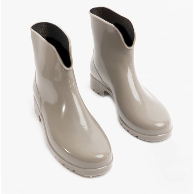 Mud Dogs PAOLA Womens Dog Walking Boots Clay Mud Dogs Mud Dogs PAOLA Womens Dog Walking Boots Clay
Upper Material: Synthetic
Lining Material: Unlined
Sole Material: PVC
Closure/Fastening: Pull-On
Features: Waterproof,Warm Lining
Toe Shape: Round
Shoe Width: Regular
Item Weight: 0.8 KG
Heel Height: Flat (Under 2.5cm)
Shoe Shaft Height: Ankle
Boot Style: Wellies
Gift Boxed: No
Product Code: PAOLA-CLAY