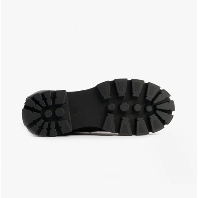 Marco Tozzi Marco Tozzi 25220-29-012 Womens Boots Black Brush

 Upper Material: Synthetic

Lining Material: Textile

Sole Material: Rubber

Closure/Fastening: Lace-Up

Features: Comfort

Toe Shape: Round

Shoe Width: Regular

Item Weight: 1 KG

Heel Height: Flat (Under 2.5cm)

Boot Style: Combat

Gift Boxed: No
Product Code: 25220-29-012