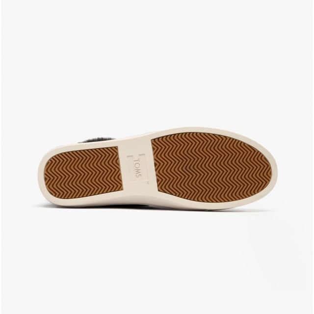 TOMS PAXTON Ladies Suede Slip On Dark Grey

 Upper Material: Suede

Sole Material: Synthetic

Closure/Fastening: Pull-On

Features: Comfort

Toe Shape: Round

Shoe Width: Regular

Item Weight: 0.999 KG

Heel Height: Flat (Under 2.5cm)

Boot Style: Ankle

Gift Boxed: No
Product Code: 10012386