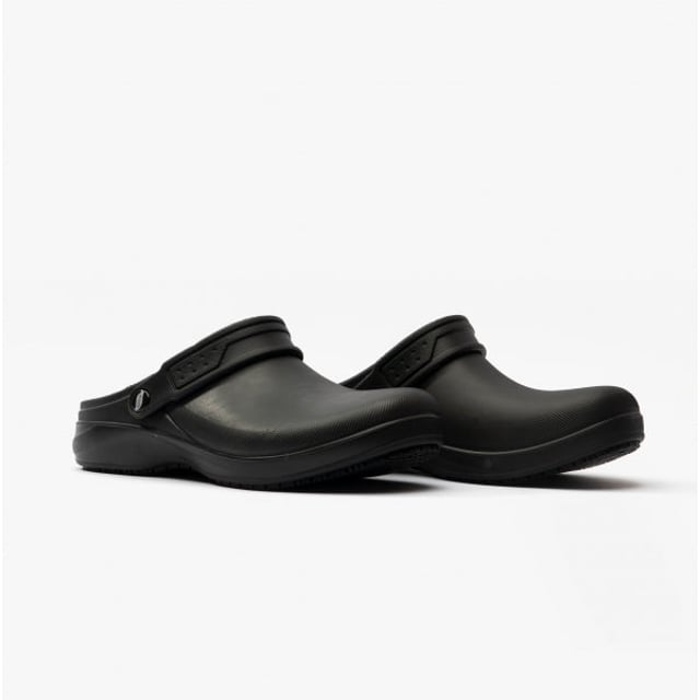Slip on supportive comfort before starting on your prep work with the Skechers Work Arch Fit: Riverbound - Pasay SR clog. This slip-resistant clog features a sculpted flexible EVA upper with an Arch Fit footbed and a convertible heel sling strap.