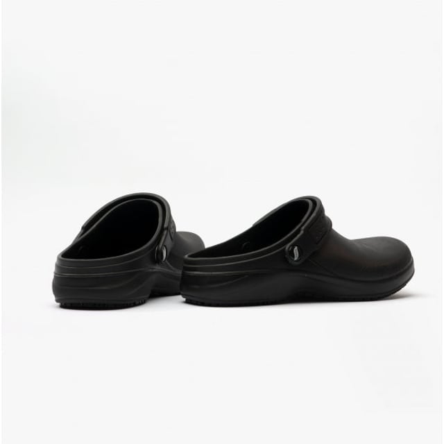 Slip on supportive comfort before starting on your prep work with the Skechers Work Arch Fit: Riverbound - Pasay SR clog. This slip-resistant clog features a sculpted flexible EVA upper with an Arch Fit footbed and a convertible heel sling strap.