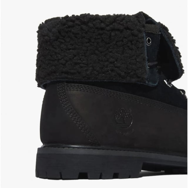 Timberland Timberland AUTHENTIC FOLD DOWN Womens Boots Black Nubuck

 Upper Material: Nubuck

Lining Material: Textile

Sole Material: Rubber

Closure/Fastening: Lace-Up

Features: Comfort,Adjustable

Toe Shape: Round

Shoe Width: Regular

Item Weight: 1.58 KG

Heel Height: Flat (Under 2.5cm)

Shoe Shaft Height: Ankle

Boot Style: Chukka

Gift Boxed: No
Product Code: TB08149A001