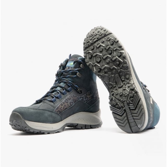 Waldlaufer H-EMMA 949977 Womens Leather Boots Navy Waldlaufer Waldlaufer H-EMMA 949977 Womens Leather Boots Navy
Upper Material: Leather
Lining Material: Synthetic
Sole Material: Synthetic
Closure/Fastening: Lace-Up
Features: Comfort
Toe Shape: Round
Shoe Width: Regular
Item Weight: 0.5 KG
Heel Height: Flat (Under 2.5cm)
Boot Style: Ankle
Gift Boxed: No
Product Code: 949977-402-194