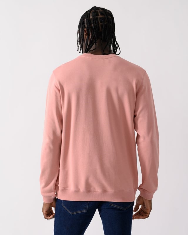 Men’s 1960 Logo Badge Sweater
Comfortable sweater made from 100% organic cotton with a round neckline and classic woven 1960 logo badge on the chest. Flat-locked seams with a ribbed collar, cuffs and hem. Inspired by best-selling Vardag Sweater, this is bound to become a popular everyday favourite.

Sweater made from 100% organic cotton.
Round, ribbed neckline and flat-locked seams.
Ribbed cuffs and hem.
1960 logo badge on the chest.
100% cotton (organic)
Organic cotton, Produced without PFCs
Regular Fit
Packable
40°C mild process
do not dry clean
do not tumble dry
do not bleach
iron 2 dots - Max 150°C
wash with similar colours

F87163