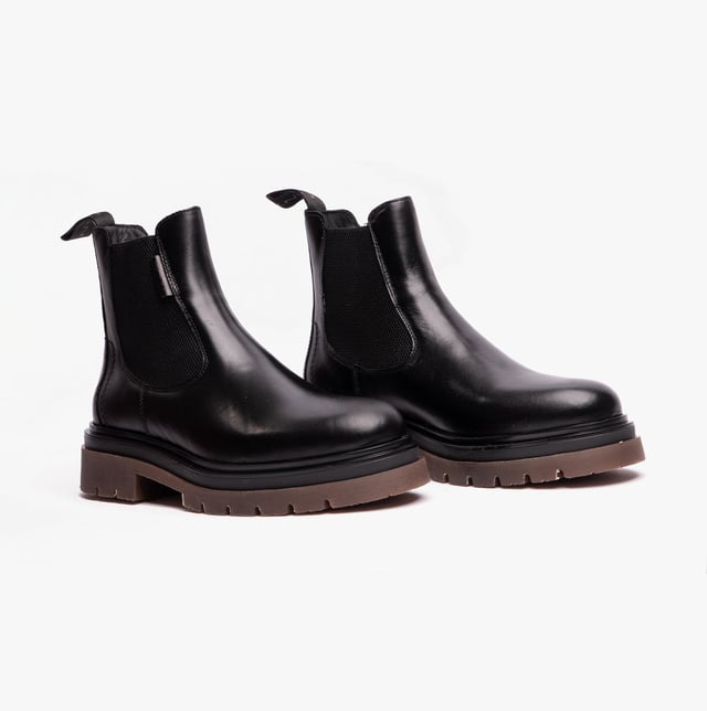 GANT GANT RAMZEE Mens Chelsea Boots Black

 Upper Material: Leather

Lining Material: Textile

Sole Material: Synthetic

Closure/Fastening: Pull-On

Features: Comfort,Breathable,Elasticated Side Panel

Heel Type: Block

Toe Shape: Round

Shoe Width: Regular

Item Weight: 1 KG

Heel Height: Low (2.5-4.9cm)

Shoe Shaft Height: Ankle

Boot Style: Chelsea Boots
Product Code: 27651422-G00