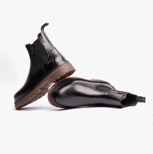 GANT GANT RAMZEE Mens Chelsea Boots Black

 Upper Material: Leather

Lining Material: Textile

Sole Material: Synthetic

Closure/Fastening: Pull-On

Features: Comfort,Breathable,Elasticated Side Panel

Heel Type: Block

Toe Shape: Round

Shoe Width: Regular

Item Weight: 1 KG

Heel Height: Low (2.5-4.9cm)

Shoe Shaft Height: Ankle

Boot Style: Chelsea Boots
Product Code: 27651422-G00