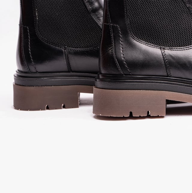 GANT GANT RAMZEE Mens Chelsea Boots Black

 Upper Material: Leather

Lining Material: Textile

Sole Material: Synthetic

Closure/Fastening: Pull-On

Features: Comfort,Breathable,Elasticated Side Panel

Heel Type: Block

Toe Shape: Round

Shoe Width: Regular

Item Weight: 1 KG

Heel Height: Low (2.5-4.9cm)

Shoe Shaft Height: Ankle

Boot Style: Chelsea Boots
Product Code: 27651422-G00