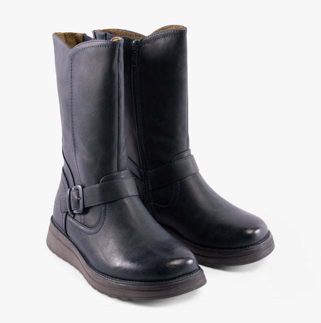 Heavenly Feet Heavenly Feet BELLA Womens Mid-Calf Boots Ocean

 Upper Material: Faux Leather

Lining Material: Textile

Sole Material: Rubber

Closure/Fastening: Zip

Features: Comfort

Heel Type: Wedge

Toe Shape: Round

Shoe Width: Regular

Item Weight: 1 KG

Heel Height: Low (2.5-4.9cm)

Shoe Shaft Height: Mid-Calf

Boot Style: Tall Boots

Gift Boxed: No
Product Code: MB0004432-OCN