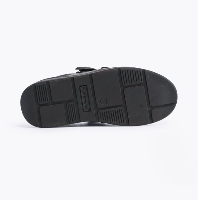 Hush Puppies RYAN Boys Leather School Shoes Black

 Upper Material: Leather

Lining Material: Textile

Sole Material: TPR

Closure/Fastening: Touch Fasten

Features: Comfort,Memory Foam,Breathable

Toe Shape: Round

Shoe Width: Regular

Item Weight: 1.057 KG

Heel Height: Flat (Under 2.5cm)

Shoe Shaft Height: Low Top

Shoe Style: School

Gift Boxed: No
Product Code: HP_RYAN_BLK