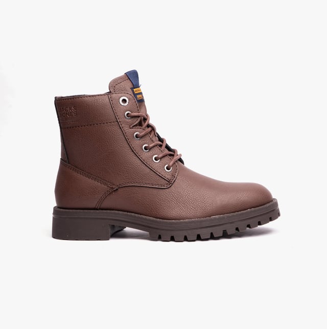 Jack & Jones JFWBERNIE Boots Mens Java Jack & Jones Jack & Jones JFWBERNIE Boots Mens Java
Upper Material: Polyurethane
Lining Material: Cotton
Sole Material: Rubber
Closure/Fastening: Lace-Up
Features: Comfort
Toe Shape: Round
Shoe Width: Regular
Item Weight: 1 KG
Heel Height: Low (2.5-4.9cm)
Shoe Shaft Height: Ankle
Boot Style: Combat Boots
Product Code: 12243413-JAVA