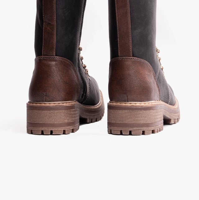 Lotus Lotus TEXAS Womens Boots Black

Closure/Fastening: Lace-Up

Features: Comfort,Warm Lining

Shoe Width: Regular

Item Weight: 1 KG

Heel Height: Low (2.5-4.9cm)

Boot Style: Tall Boots
Product Code: ULB357BB90