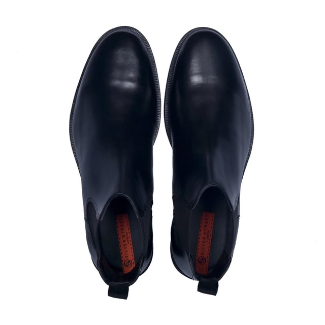 Silver Street London Silver Street London ISLINGTON Mens Boots Black

 Upper Material: Leather

Lining Material: Textile

Sole Material: Rubber

Closure/Fastening: Pull-On

Features: Comfort,Elasticated Side Panel

Toe Shape: Chisel/Almond

Shoe Width: Regular

Item Weight: 1.2 KG

Heel Height: Low (2.5-4.9cm)

Shoe Shaft Height: Ankle

Boot Style: Chelsea Boots

Gift Boxed: No
Product Code: Q399BK
