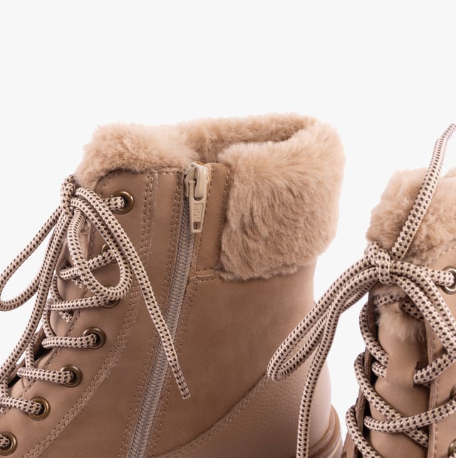 Remonte Remonte D0U78-20 Womens Boots Brown

 Upper Material: Suede

Lining Material: Textile

Sole Material: Rubber

Closure/Fastening: Lace-Up,Zip

Features: Comfort

Toe Shape: Round

Shoe Width: Regular

Item Weight: 0.8 KG

Heel Height: Low (2.5-4.9cm)

Shoe Shaft Height: Ankle

Boot Style: Ankle Boots

Gift Boxed: No

Additional Information: Flip-grip technology with fold-out spikes for extra grip on icy floors | Warming thermal insole 
Product Code: D0U78-20