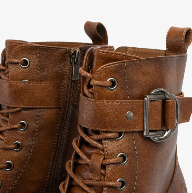 Rieker Rieker 92040-24 Womens Boots Brown

 Upper Material: Faux Leather

Lining Material: Textile

Sole Material: Rubber

Closure/Fastening: Lace-Up

Features: Comfort,Buckle

Heel Type: Block

Toe Shape: Round

Shoe Width: Regular

Item Weight: 0.8 KG

Heel Height: Low (2.5-4.9cm)

Shoe Shaft Height: Ankle

Boot Style: Ankle Boots

Gift Boxed: No
Product Code: 92040-24