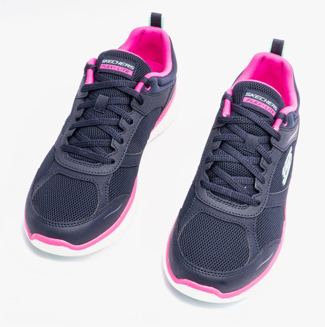 Skechers 150202/NVHP FLEX APPEAL 5.0 - FRESH TOUCH Womens Trainers Navy/Pink

 Upper Material: Synthetic/Mesh

Lining Material: Textile

Sole Material: Rubber

Closure/Fastening: Lace-Up

Features: Comfort,Memory Foam

Toe Shape: Round

Shoe Width: Relaxed

Item Weight: 0.5 KG

Heel Height: Low (2.5-4.9cm)

Shoe Shaft Height: Low Top

Trainer Style: Fitness

Gift Boxed: No
Product Code: 150202/NVHP