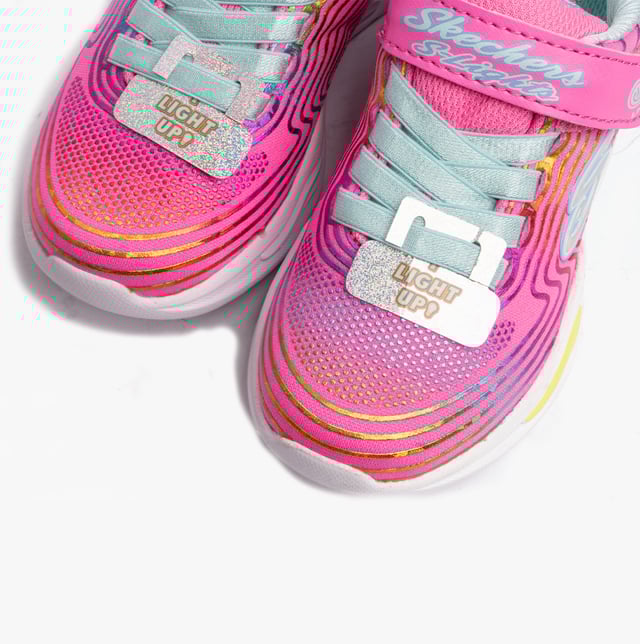 Skechers 302338L/PKMT WAVY BEAMS Girls Sport Pink/Multi

 Upper Material: Polyester

Lining Material: Polyester

Sole Material: EVA

Closure/Fastening: Lace-Up

Features: Light Up,Comfort

Shoe Width: Relaxed

Item Weight: 0.5 KG

Heel Height: Flat (Under 2.5cm)

Trainer Style: Casual
Product Code: 302338L/PKMT