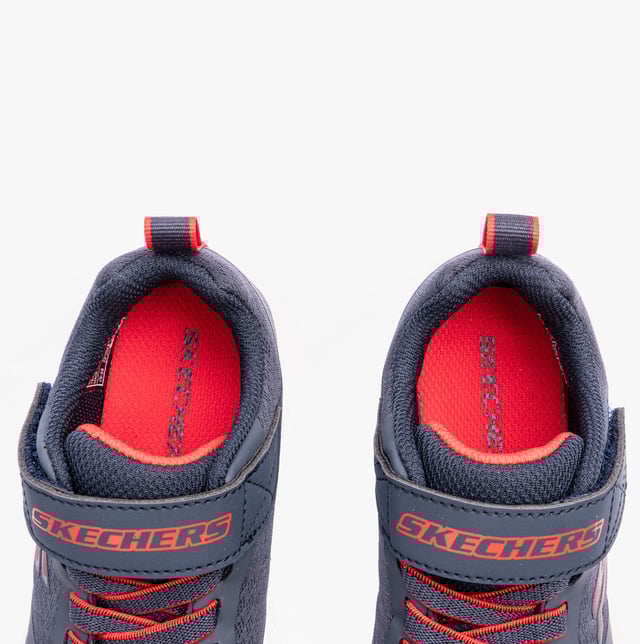Skechers 405095L/NVRD GO RUN 400 V2 Boys Trainers Navy/Red

 Upper Material: Synthetic/Mesh

Lining Material: Textile

Sole Material: Rubber

Closure/Fastening: Lace-Up,Touch Fasten

Features: Comfort,Lightweight

Toe Shape: Round

Shoe Width: Relaxed

Item Weight: 0.5 KG

Heel Height: Low (2.5-4.9cm)

Shoe Shaft Height: Low Top

Trainer Style: Casual

Gift Boxed: No
Product Code: 405095L/NVRD