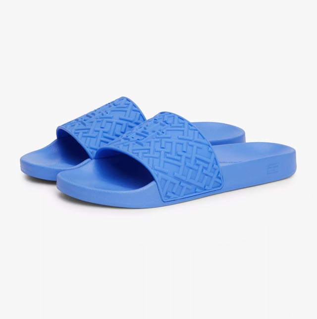 Tommy Hilfiger MONOGRAM POOL Womens Slides Blue Spell

 Upper Material: Synthetic

Lining Material: Synthetic

Sole Material: Rubber

Closure/Fastening: Slip-On

Features: Comfort,Breathable

Shoe Width: Regular

Item Weight: 1 KG

Heel Height: Flat (Under 2.5cm)

Sandal Style: Sandals

Gift Boxed: No
Product Code: FW0FW06987C30