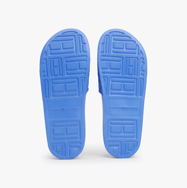 Tommy Hilfiger MONOGRAM POOL Womens Slides Blue Spell

 Upper Material: Synthetic

Lining Material: Synthetic

Sole Material: Rubber

Closure/Fastening: Slip-On

Features: Comfort,Breathable

Shoe Width: Regular

Item Weight: 1 KG

Heel Height: Flat (Under 2.5cm)

Sandal Style: Sandals

Gift Boxed: No
Product Code: FW0FW06987C30