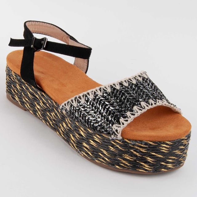 Platform sandaal voor dames. Comfortabele pasvorm. Gefabriceerd door andere merken voor ons merk. Ongeveer afmetingen: 4 cm platform.