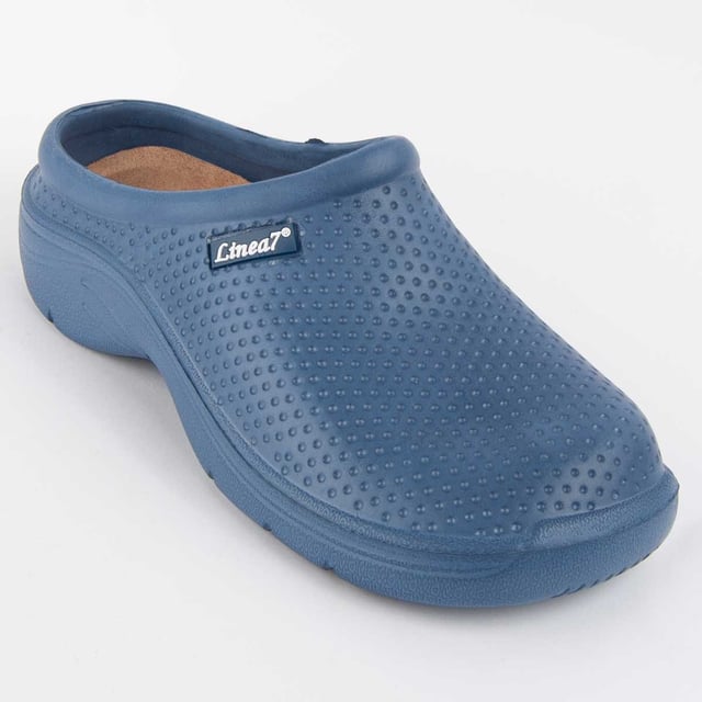 Comfortable clog for women. Comfortable fit. Padded removable insole. Manufactured by other brands for our brand.