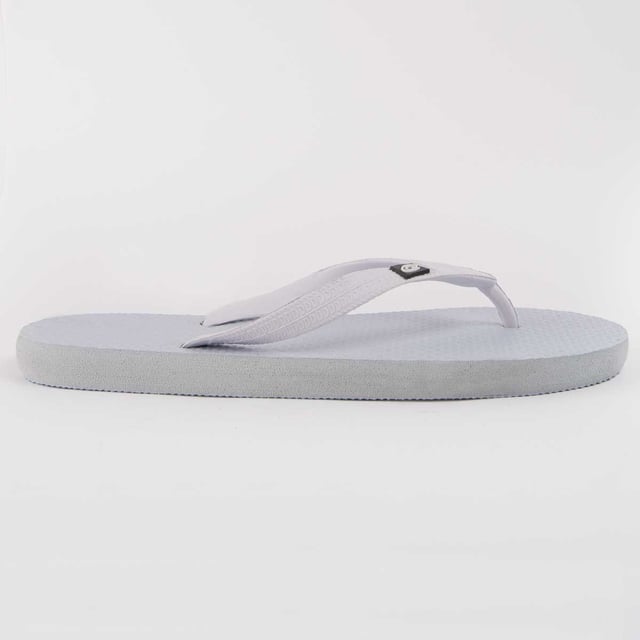 Chancla para hombre. Calce cómodo. Fabricado por otras marcas para nuestra marca.