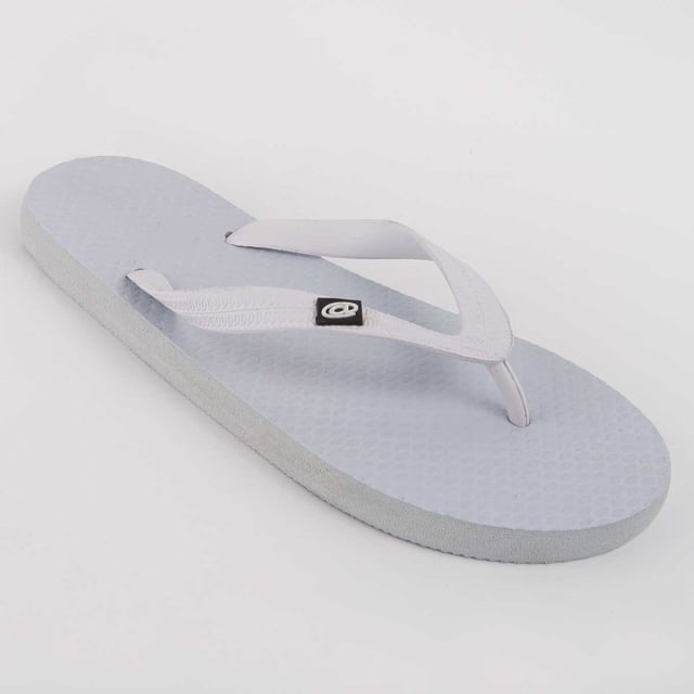 Chancla para hombre. Calce cómodo. Fabricado por otras marcas para nuestra marca.