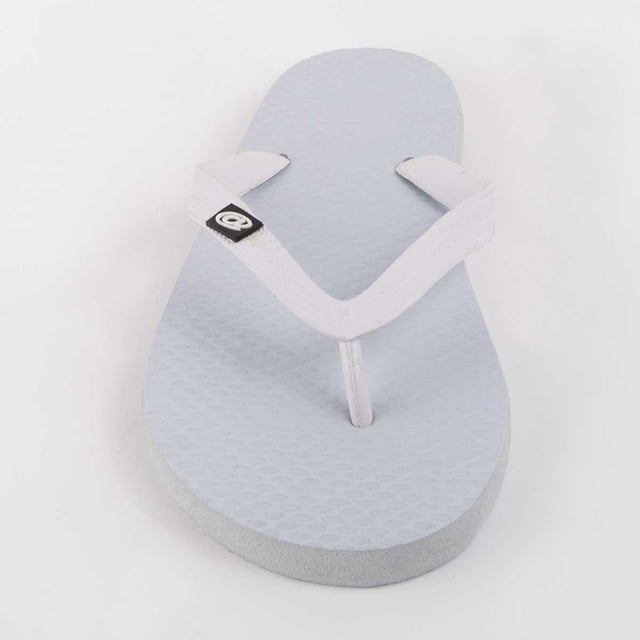Chancla para hombre. Calce cómodo. Fabricado por otras marcas para nuestra marca.