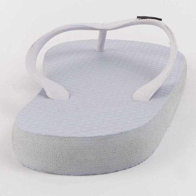 Chancla para hombre. Calce cómodo. Fabricado por otras marcas para nuestra marca.