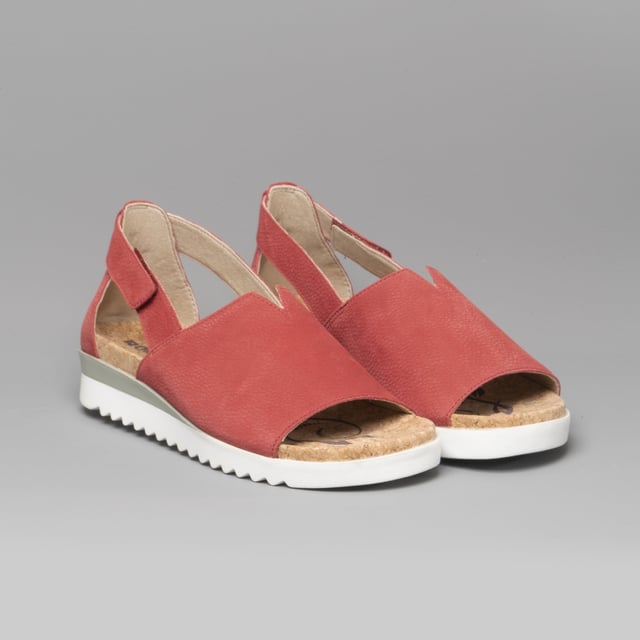 Romika HOLLYWOOD 14 Ladies Leather Elasticated Sandals Carmin

 Upper Material: Leather

Closure/Fastening: Slip-On

Features: Comfort

Toe Shape: Round

Shoe Width: Regular

Item Weight: 0.5 KG

Heel Height: Flat (Under 2.5cm)

Sandal Style: Sandals

Gift Boxed: No
Product Code: 40814-195460