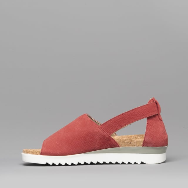 Romika HOLLYWOOD 14 Ladies Leather Elasticated Sandals Carmin

 Upper Material: Leather

Closure/Fastening: Slip-On

Features: Comfort

Toe Shape: Round

Shoe Width: Regular

Item Weight: 0.5 KG

Heel Height: Flat (Under 2.5cm)

Sandal Style: Sandals

Gift Boxed: No
Product Code: 40814-195460