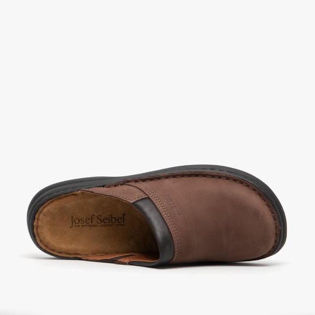 Josef Seibel MAX Zuecos de Piel Nubuck para Hombre Brasil

Material Superior: Nubuck

Material del Forro: Piel

Material de la Suela: Poliuretano

Cierre/Fijación: Sin Cierre

Características: Confort, Transpirable

Forma de la Punta: Redonda

Ancho del Calzado: Regular

Peso del Artículo: 1 KG

Altura del Tacón: Plano (Menos de 2.5cm)

Estilo de Sandalia: Sandalias

Estilo de Pantufla: Mule

Empaque para Regalo: No  
Código del Producto: 10663-11340