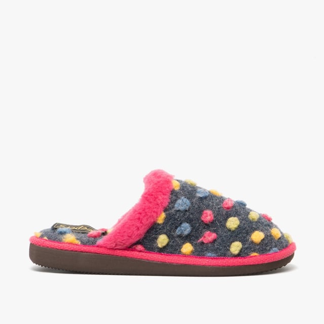 Sleepers Sleepers DONNA Womens Mule Slippers Fuschia

 Upper Material: Textile

Lining Material: Textile

Sole Material: Rubber

Closure/Fastening: Slip-On

Features: Comfort

Toe Shape: Round

Shoe Width: Regular

Item Weight: 0.224 KG

Heel Height: Flat (Under 2.5cm)

Slipper Style: Mule

Gift Boxed: No
Product Code: LS319M