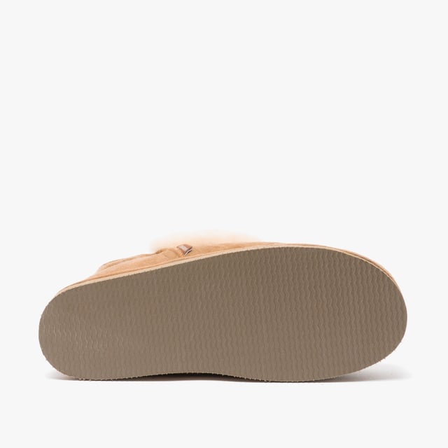 Shepherd Shepherd ALBINA Womens Sheepskin Slipper Boots Chestnut

 Upper Material: Sheepskin

Lining Material: Sheepskin

Sole Material: EVA

Closure/Fastening: Pull-On

Features: Warm Lining

Toe Shape: Round

Shoe Width: Regular

Item Weight: 0.5 KG

Heel Height: Flat (Under 2.5cm)

Shoe Shaft Height: Ankle

Slipper Style: Slipper Boot

Gift Boxed: No
Product Code: 1951056