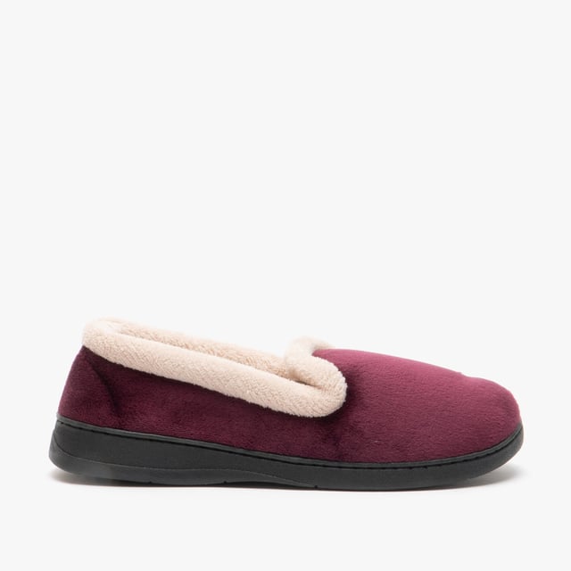 Jo &amp; Joe Jo &amp; Joe CASHMERE Womens Velour Full Slippers Burgundy

 Upper Material: Synthetic

Lining Material: Synthetic

Sole Material: Synthetic

Closure/Fastening: Touch Fasten

Features: Warm Lining,Comfort

Toe Shape: Round

Shoe Width: Regular

Item Weight: 0.5 KG

Heel Height: Flat (Under 2.5cm)

Slipper Style: Full Slipper

Gift Boxed: No
Product Code: 796/BRG