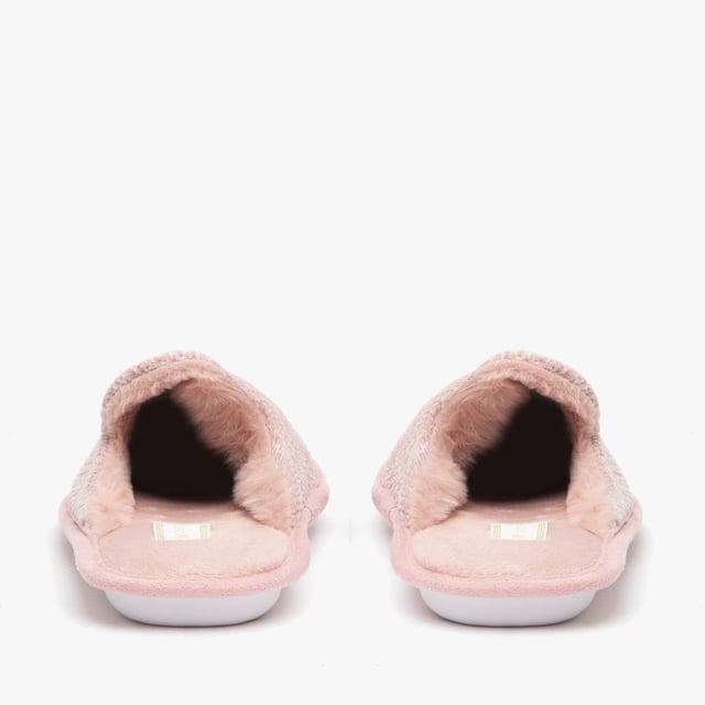 Shuperb Shuperb SPARKLE TESTER Womens Full Slipper Old Pink

 Upper Material: Textile

Lining Material: Textile

Sole Material: Synthetic

Closure/Fastening: Slip-On

Features: Warm Lining,Comfort

Toe Shape: Round

Shoe Width: Regular

Item Weight: 0.5 KG

Heel Height: Flat (Under 2.5cm)

Slipper Style: Mule

Gift Boxed: No
Product Code: V51409.1.35