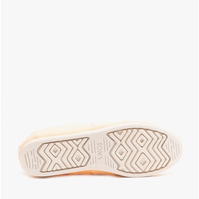 TOMS ALPARGATA Ladies Canvas Espadrille Shoes Light Orange

 Upper Material: Fabric

Lining Material: Textile

Sole Material: Rubber/Synthetic

Closure/Fastening: Slip-On

Features: Comfort

Toe Shape: Round

Shoe Width: Regular

Item Weight: 0.5 KG

Heel Height: Flat (Under 2.5cm)

Sandal Style: Sandals

Gift Boxed: No
Product Code: 10016517