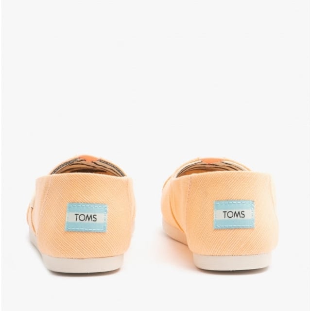 TOMS ALPARGATA Ladies Canvas Espadrille Shoes Light Orange

 Upper Material: Fabric

Lining Material: Textile

Sole Material: Rubber/Synthetic

Closure/Fastening: Slip-On

Features: Comfort

Toe Shape: Round

Shoe Width: Regular

Item Weight: 0.5 KG

Heel Height: Flat (Under 2.5cm)

Sandal Style: Sandals

Gift Boxed: No
Product Code: 10016517
